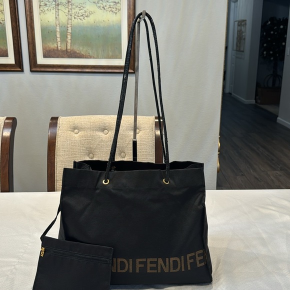 Authentic Fendi shoulder bag with pouch - Picture 2 of 16